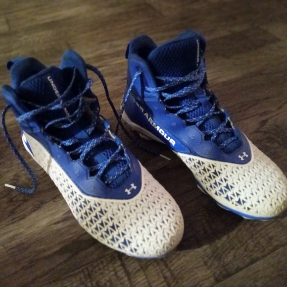 Under armour cleats - Picture 4 of 6